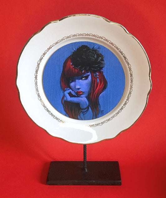 Assiette «Pivoine noire fond bleu»